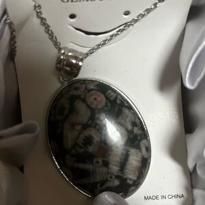 Elegant Silver Pendant Necklace